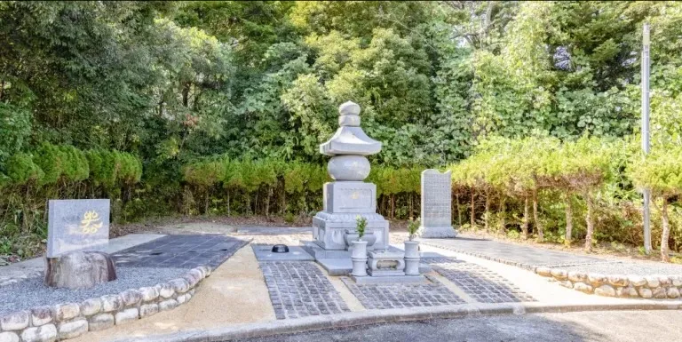 蓮花寺平成霊園